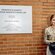Elisabeth de Bélgica tras descubrir una placa en su visita a un laboratorio de impresión 3D en la Universidad Católica de Lovaina