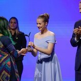 La Princesa Leonor entrega un premio a Trang Nguyen en presencia del Rey Felipe en los Premios Princesa de Girona 2022