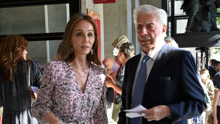 Isabel Preysler y Mario Vargas Llosa en el Teatro Real