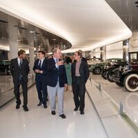 Andrea Casiraghi y Louis Ducruet, muy cómplices junto a Alberto de Mónaco en el Museo de la Colección de Automóviles del Príncipe de Mónaco