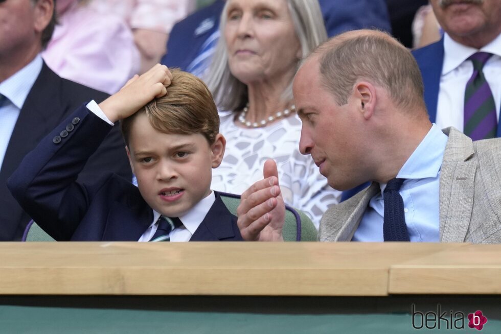 El Príncipe George y el Príncipe Guillermo en la final de Wimbledon 2022