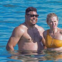 Ronaldo Nazario en Ibiza con su novia