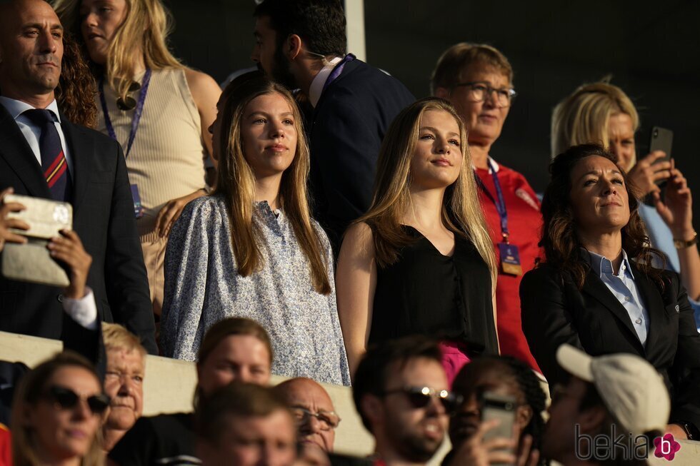 La Princesa Leonor y la Infanta Sofía en el partido entre Dinamarca y España de la UEFA Women's Euro 2022