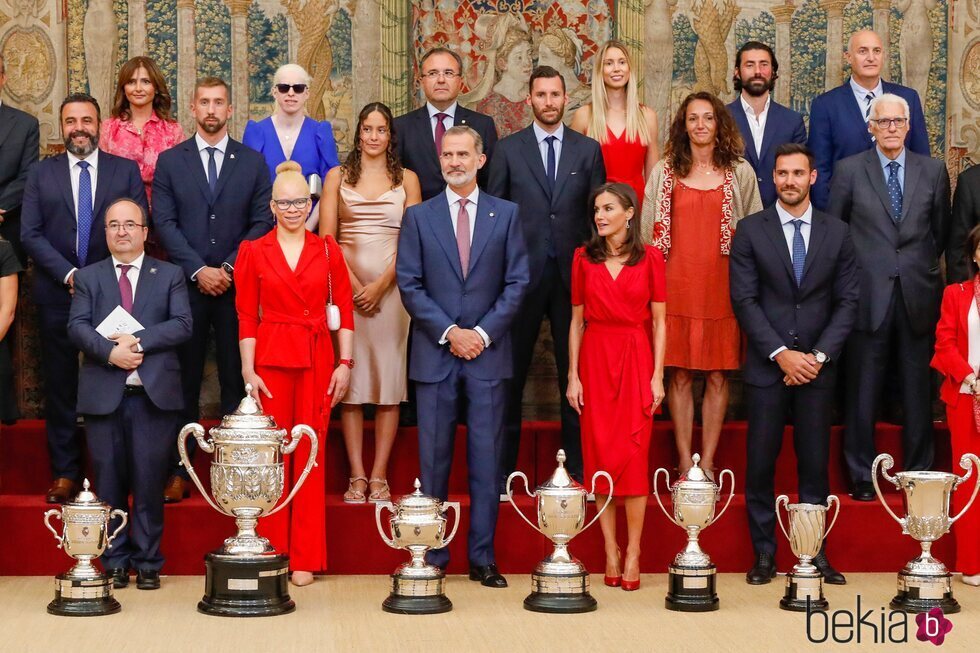 Los Reyes Felipe y Letizia con los premiados en la entrega de los Premios Nacionales del Deporte 2019 y del Premio Nacional del Deporte Extraordinario 2020