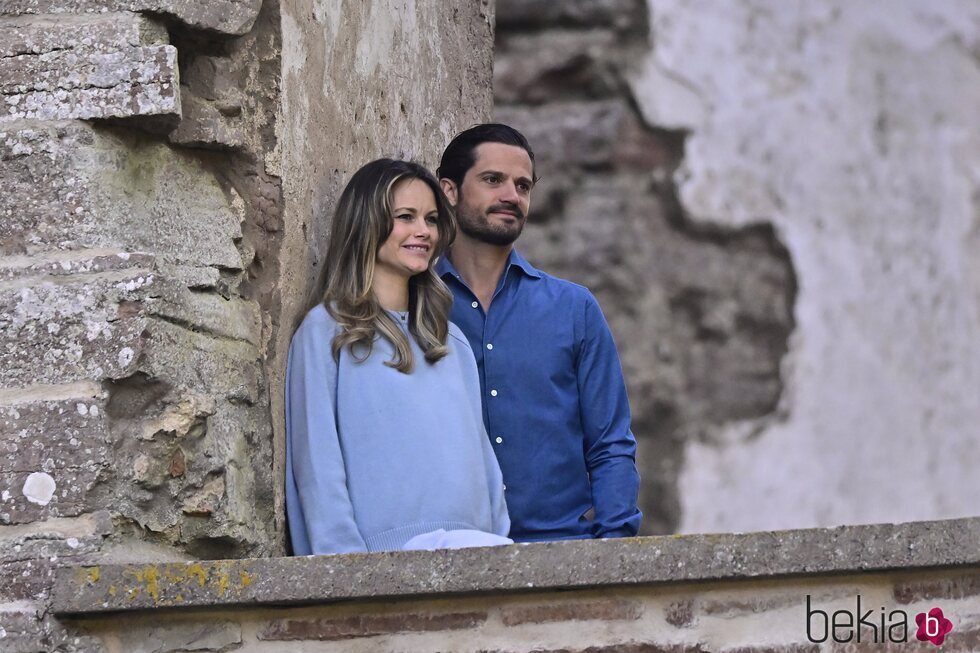 Carlos Felipe y Sofia de Suecia en un concierto en las ruinas del Castillo de Borgholm
