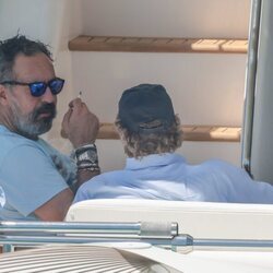 Jaime de Marichalar fumando en un barco en Ibiza