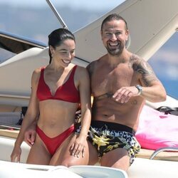 Rafa Mora y su novia Macarena disfrutando de sus vacaciones en Ibiza