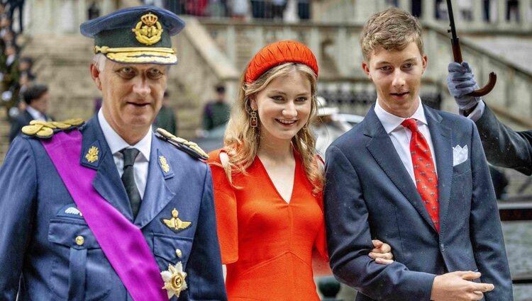 El Rey Felipe de Bélgica con sus hijos los Príncipes Emmanuel y Elisabeth en eDía Nacional 2022