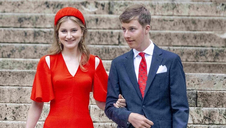 La Princesa Elisabeth de Bélgica del brazo de su hermano Emmanuel en el Día Nacional de Bélgica 2022