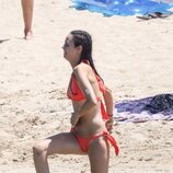 Victoria Federica entrando al mar para darse un baño en Ibiza