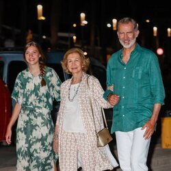 La Infanta Sofía, la Reina Sofía y el Rey Felipe tras una cena en Palma durante sus vacaciones en Mallorca