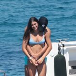 Ferrán Torres, muy cariñoso con Sira Martínez en Ibiza