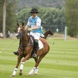 El Príncipe Harry jugando al polo en Colorado