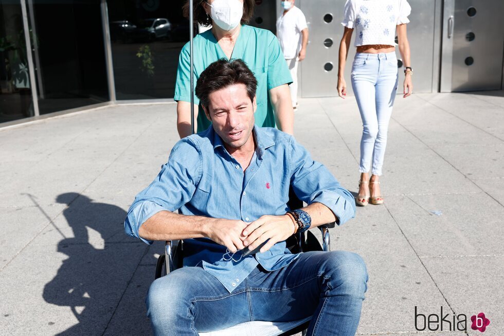 Canales Rivera sale del hospital tras la cornada