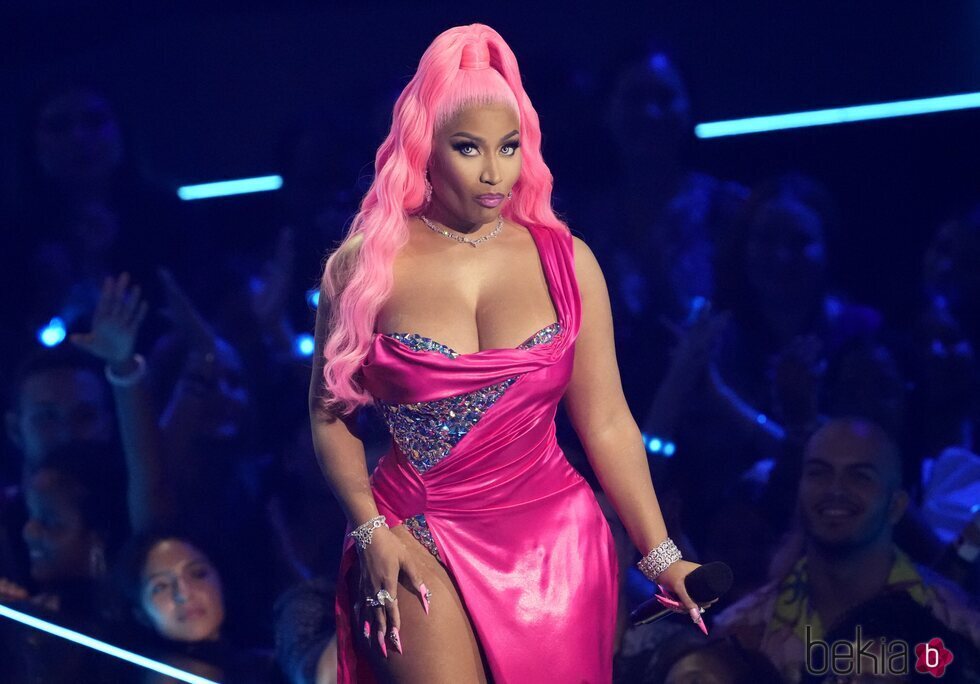 Nicki Minaj presentando los MTV VMAs 2022