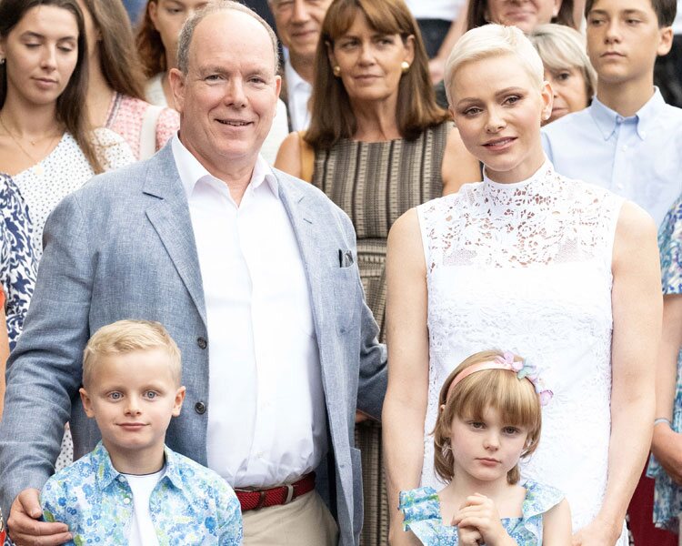 Alberto y Charlene de Mónaco y sus hijos Jacques y Gabriella de Mónaco en el Picnic de Mónaco 2022