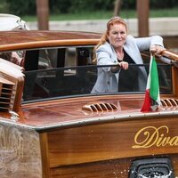 Sarah Ferguson a bordo de la lancha Diva en el Festival de Venecia 2022
