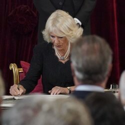 La Reina Camilla durante el acto de proclamación del Rey Carlos III