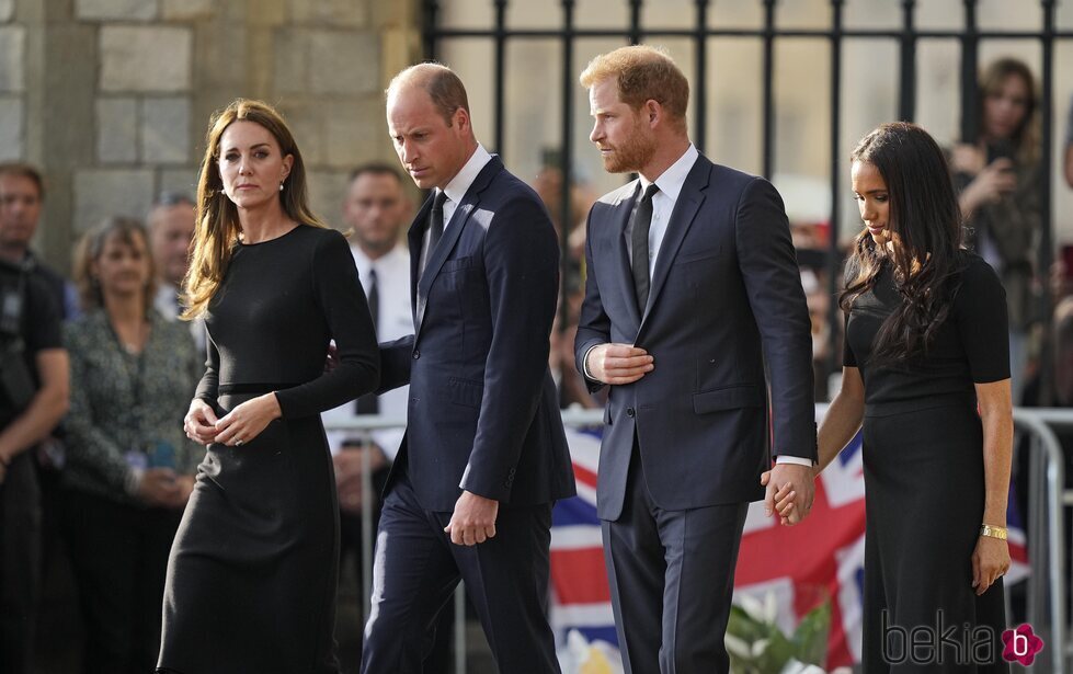 Los Príncipes de Gales y los Duques de Sussex en Windsor tras la muerte de la Reina Isabel II