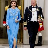 Carlos Gustavo y Silvia de Suecia en la cena de gala por el 50 aniversario de reinado de Margarita de Dinamarca