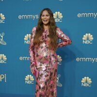 Chrissy Teigen en los Premios Emmy 2022