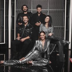Pablo López, Antonio Orozco, Laura Pausini y Luis Fonsi con Eva González en 'La Voz 2022'