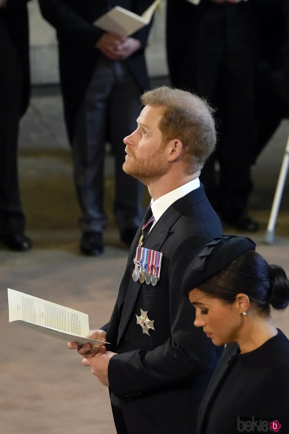 El Príncipe Harry y Meghan Markle en una misa por Isabel II en Westminster