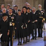 La Familia Real Británica en la misa por la Reina Isabel II en Westminster tras abandonar Buckingham Palace