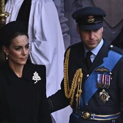 El Príncipe Guillermo y Kate Middleton en la misa por la Reina Isabel II en Westminster