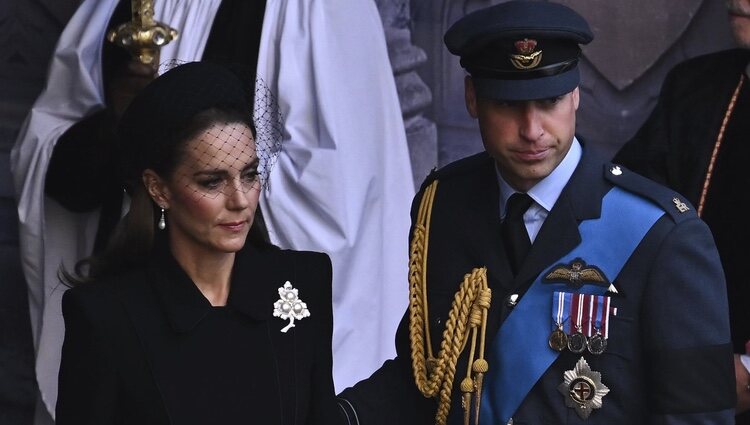 El Príncipe Guillermo y Kate Middleton en la misa por la Reina Isabel II en Westminster