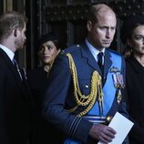 Los Príncipes de Gales y los Duques de Sussex tras la misa por la Reina Isabel II