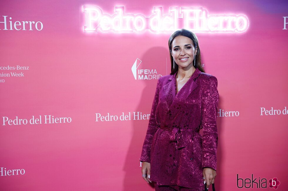 Paula Echevarría en el desfile de Pedro del Hierro en el front row de la Mercedes Benz Fashion Week septiembre 2022