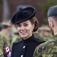 Kate Middleton en su visita a las tropas de la Commonwealth