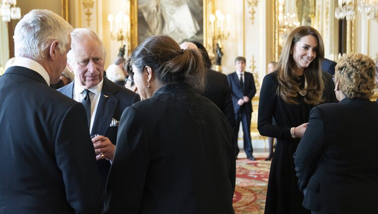 El Rey Carlos III y Kate Middleton en el almuerzo de los gobernadores de la Commonwealth