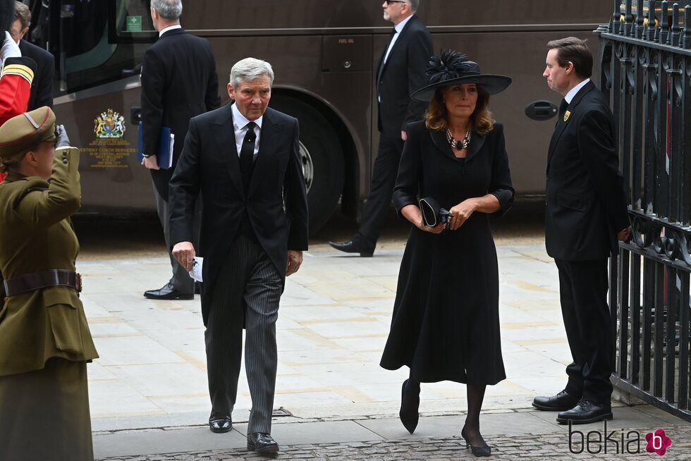 Michael y Carole Middleton, padres de Kate, en el funeral de la Reina Isabel II
