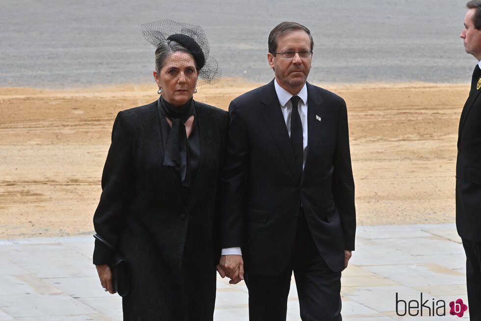 El Presidente de Israel, Isaac Herzog, y su mujer, Michal, en el funeral de estado de la Reina Isabel II