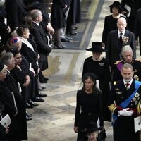 Los Reyes Felipe y Letizia, Felipe y Matilde de Bélgica y Simeón de Bulgaria en el funeral de Isabel II