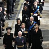 Beatriz, Guillermo y Máxima de Holanda, Carlos Gustavo y Silvia de Suecia y Margarita de Dinamarca en el funeral de Isabel II