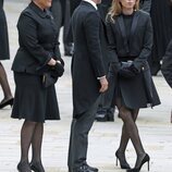 Beatriz de York, Edoardo Mapelli y Sarah Ferguson en el funeral de la Reina Isabel II