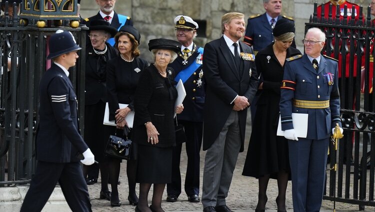 Diversas Casas Reales salen de Westminster tras el funeral de la Reina Isabel II