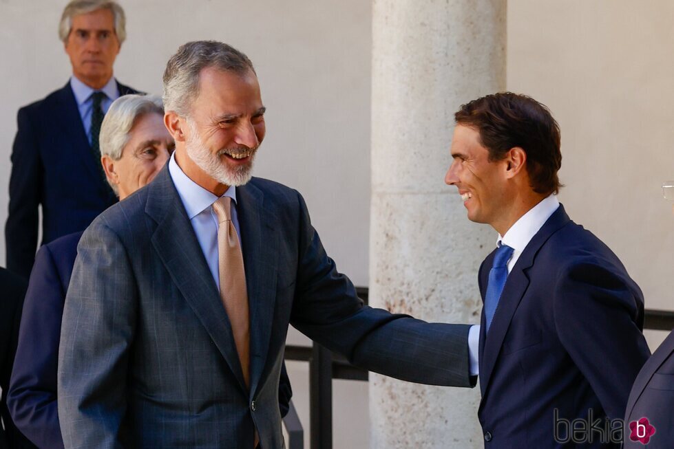 El Rey Felipe y Rafa Nadal, sonrientes en la entrega del Premio Camino Real