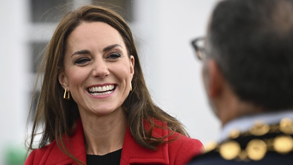 Kate Middleton, sonriente en su primer acto como Princesa de Gales