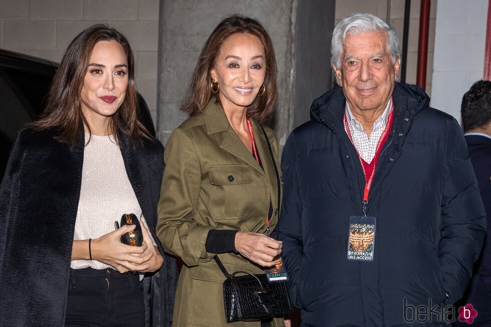 Tamara Falcó, Isabel Preysler y Mario Vargas Llosa en el tour de Enrique Iglesias en Madrid