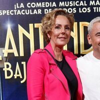 Rocío Carrasco y Jorge Javier Vázquez en la premiere del musical 'Cantando bajo la lluvia'