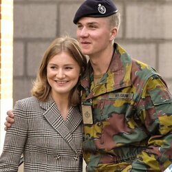 Gabriel de Bélgica recibe la boina azul para ingresar a la Real Academia Militar junto a su hermana Isabel de Bélgica