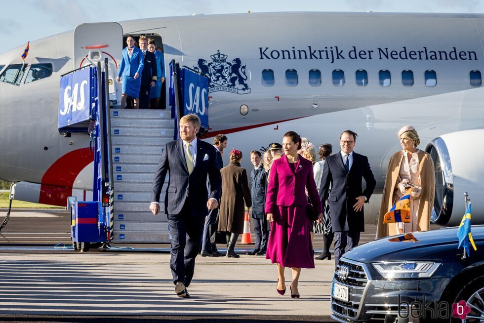 Guillermo Alejandro y Máxima de Holanda, recibidos por Victoria y Daniel de Suecia al comienzo de su Visita de Estado a Suecia