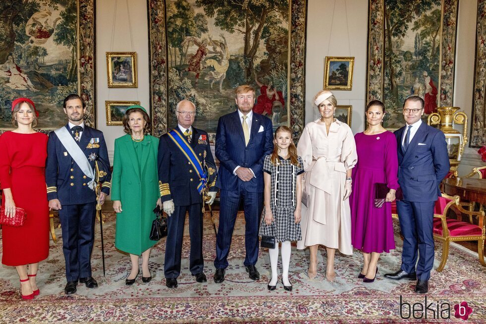 Guillermo Alejandro y Máxima de Holanda con la Familia Real Sueca en el Palacio Real de Estocolmo