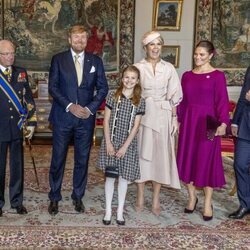 Carlos Gustavo y Silvia de Suecia, Victoria y Daniel de Suecia, Estelle de Suecia y Guillermo Alejandro y Máxima de Holanda en el Palacio Real de Estocolmo