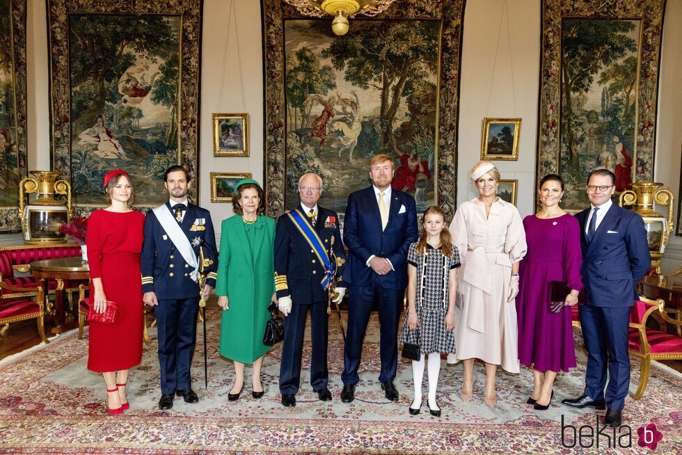 Estelle de Suecia y otros miembros de la Familia Real Sueca con Guillermo Alejandro y Máxima de Holanda en el Palacio Real de Estocolmo
