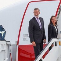 El Rey Felipe VI y la Reina Letizia en el avión rumbo a su visita de Estado a Alemania